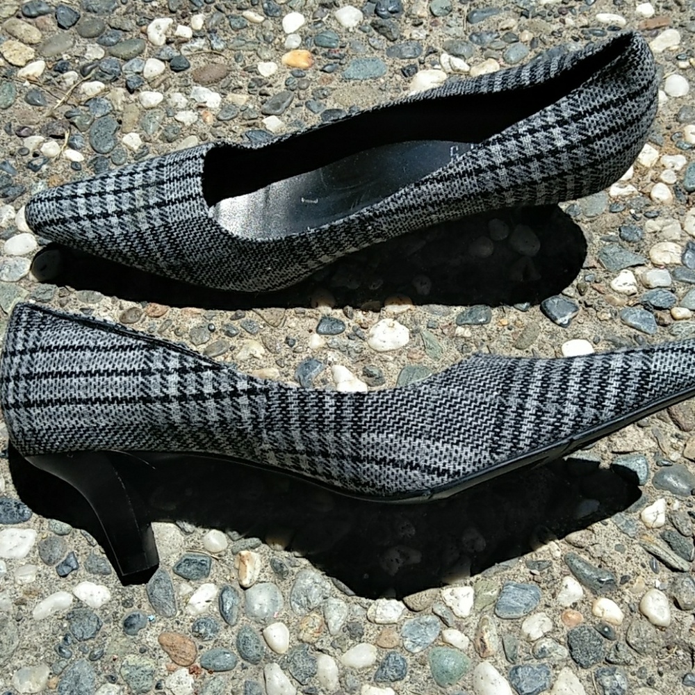 Plaid black and grey high heels